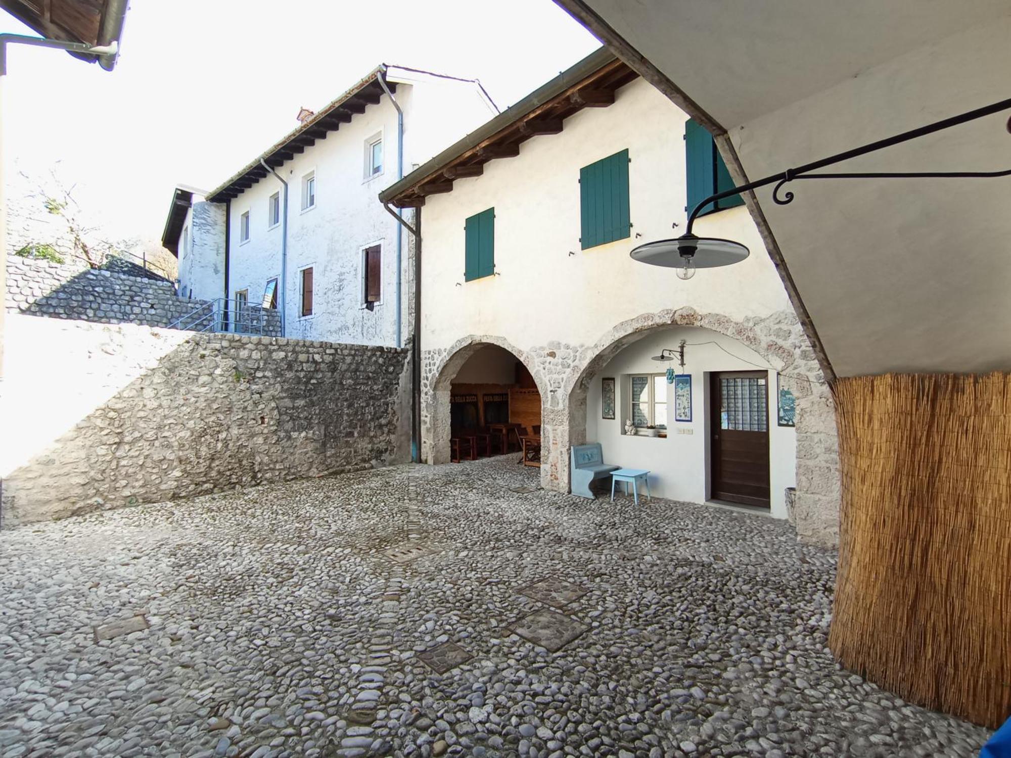 Appartamento Taverna Gattolini Venzone Extérieur photo